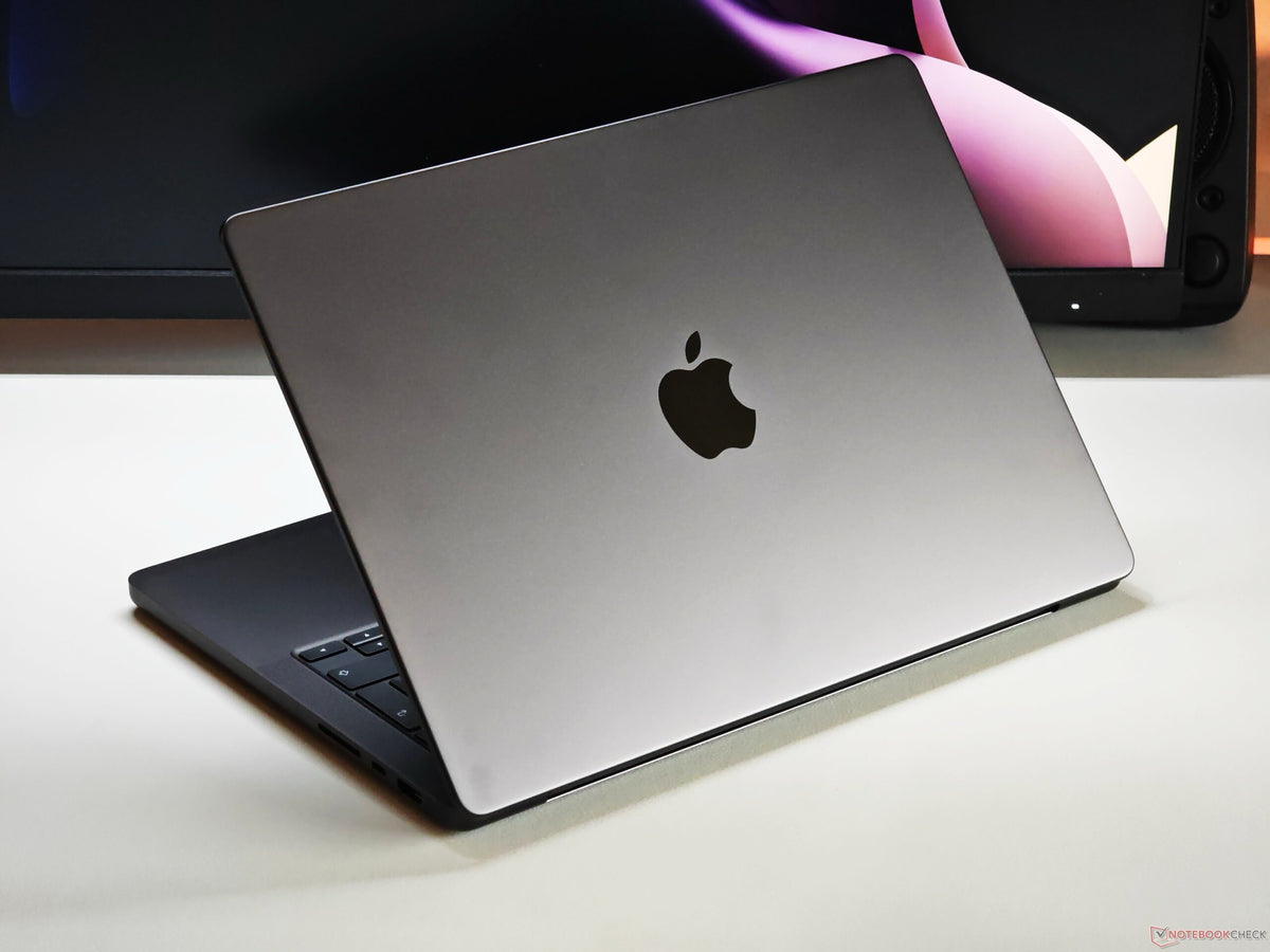 MacBook Ultra: OLED Dokunmatik Ekranla Daha Pahalı Alternatif
