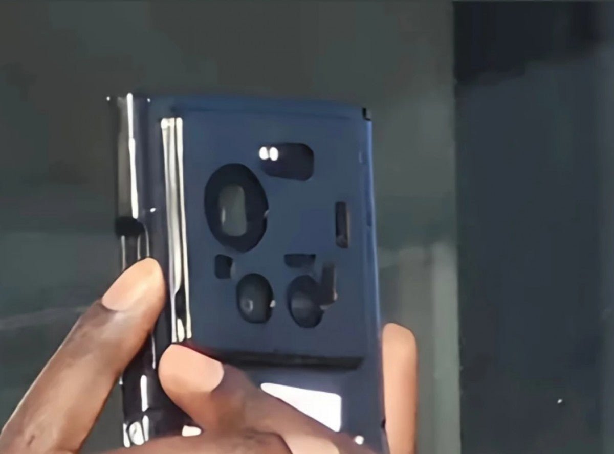 Casus fotoğraflar Xiaomi 17 Ultra'nın arka kameralarını koruyucu kılıfın içinden ortaya çıkardı