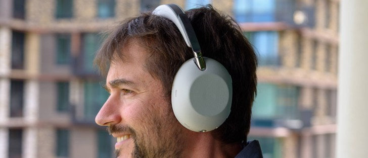 Sony Kulaklıklar: PC Simülatörleri için Gerçek Zamanlı Baş Takip Cihazı