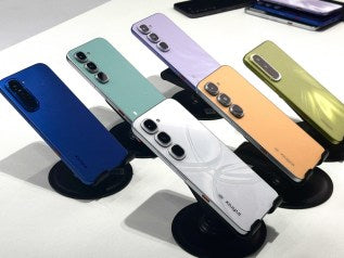 Infinix Hot 70: Tasarım Detayları ve Renk Seçenekleri