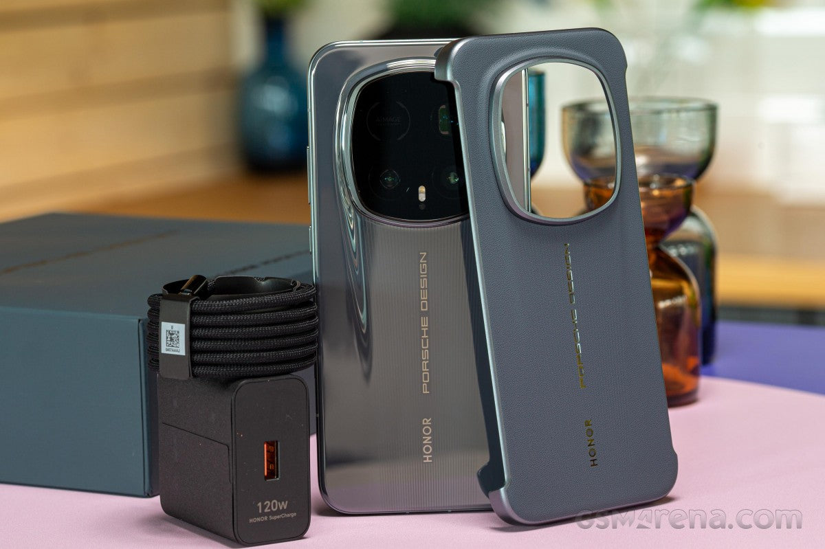 Honor Magic8 RSR Porsche Design kutu açılışı