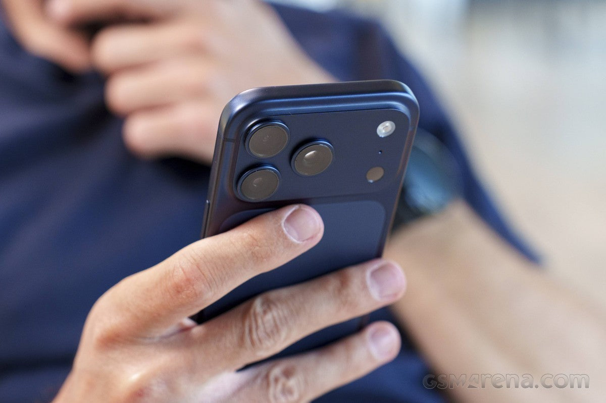 Söylenti, Avrupa'da ileride yalnızca eSIM'li iPhone'ları öngörüyor.