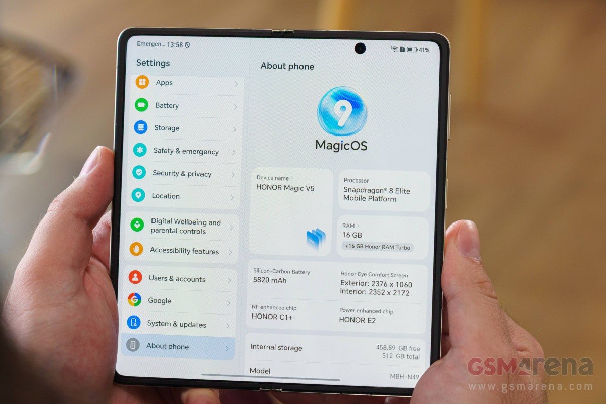 Honor Magic V5 Avrupa'da önceki modelini %75 daha fazla sattı