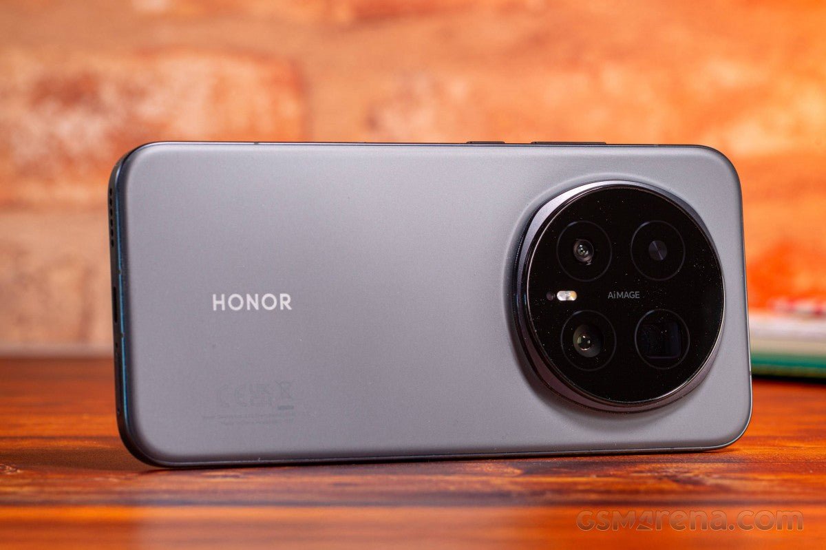 Honor Magic8 Mini, büyük bir pil taşımasına rağmen çok ince olacak