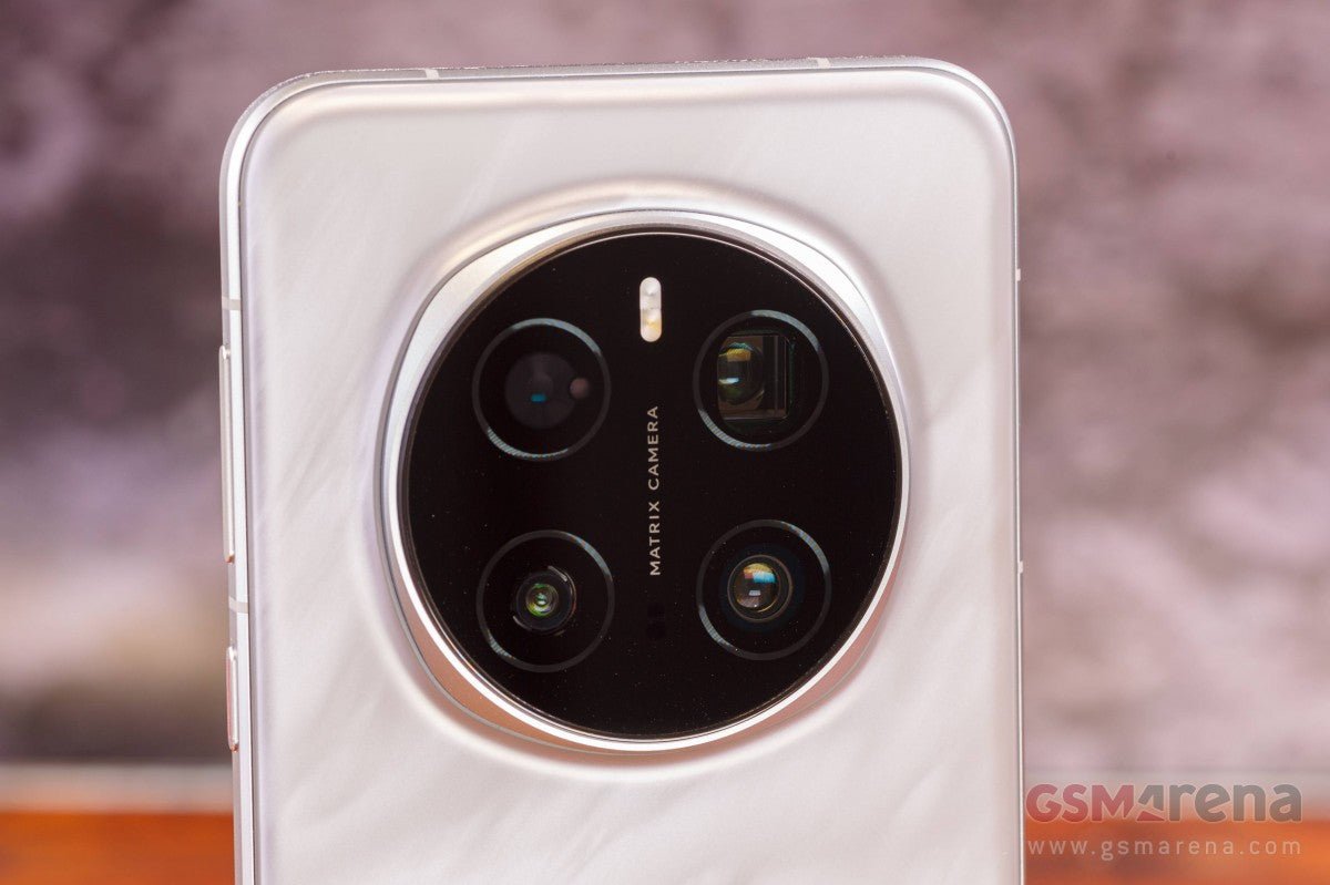 Honor Magic8 Ultra'nın, geliştirilmiş zoom sensörü ile üçlü arka kameralar sunacağı söyleniyor.