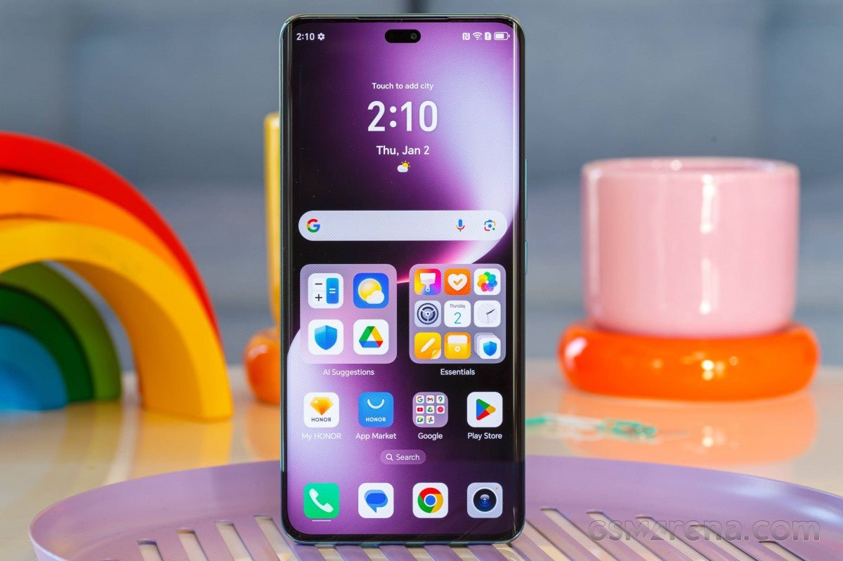 Honor'ın yeni orta seviye akıllı telefonu şaşırtıcı derecede büyük bir bataryaya sahip olacak