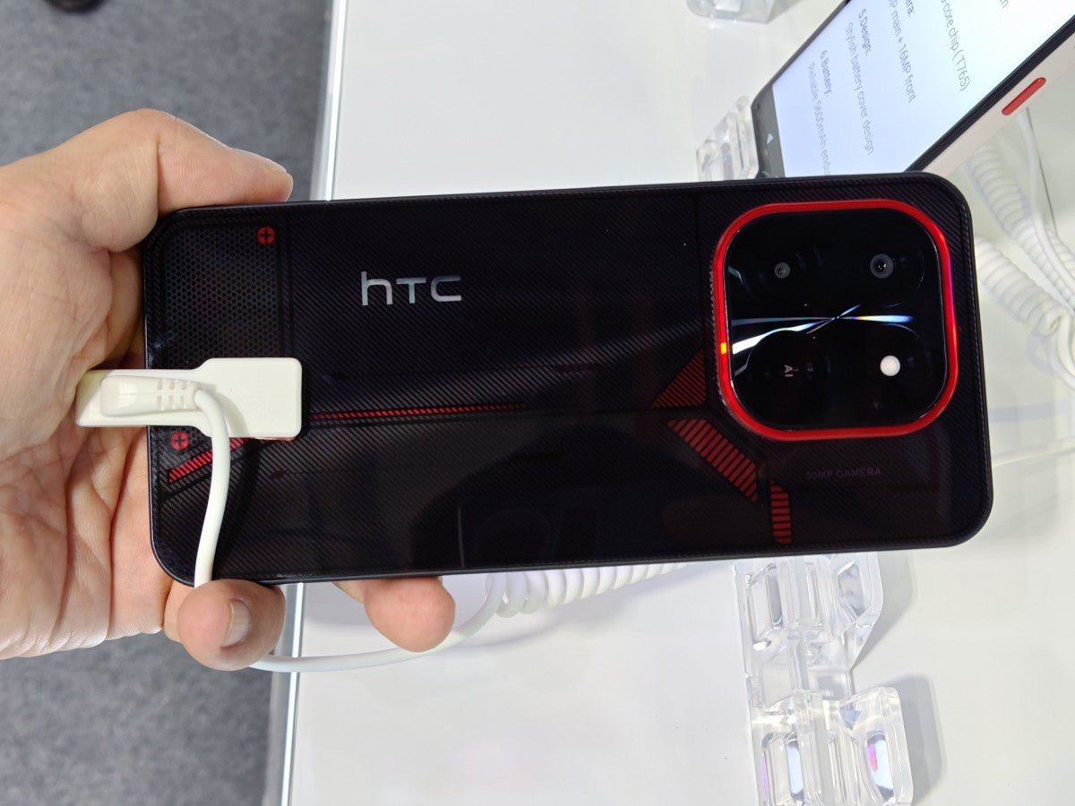 HTC'nin oyun telefonu, yeni Wildfire serisi GITEX 2025'te sergilendi.