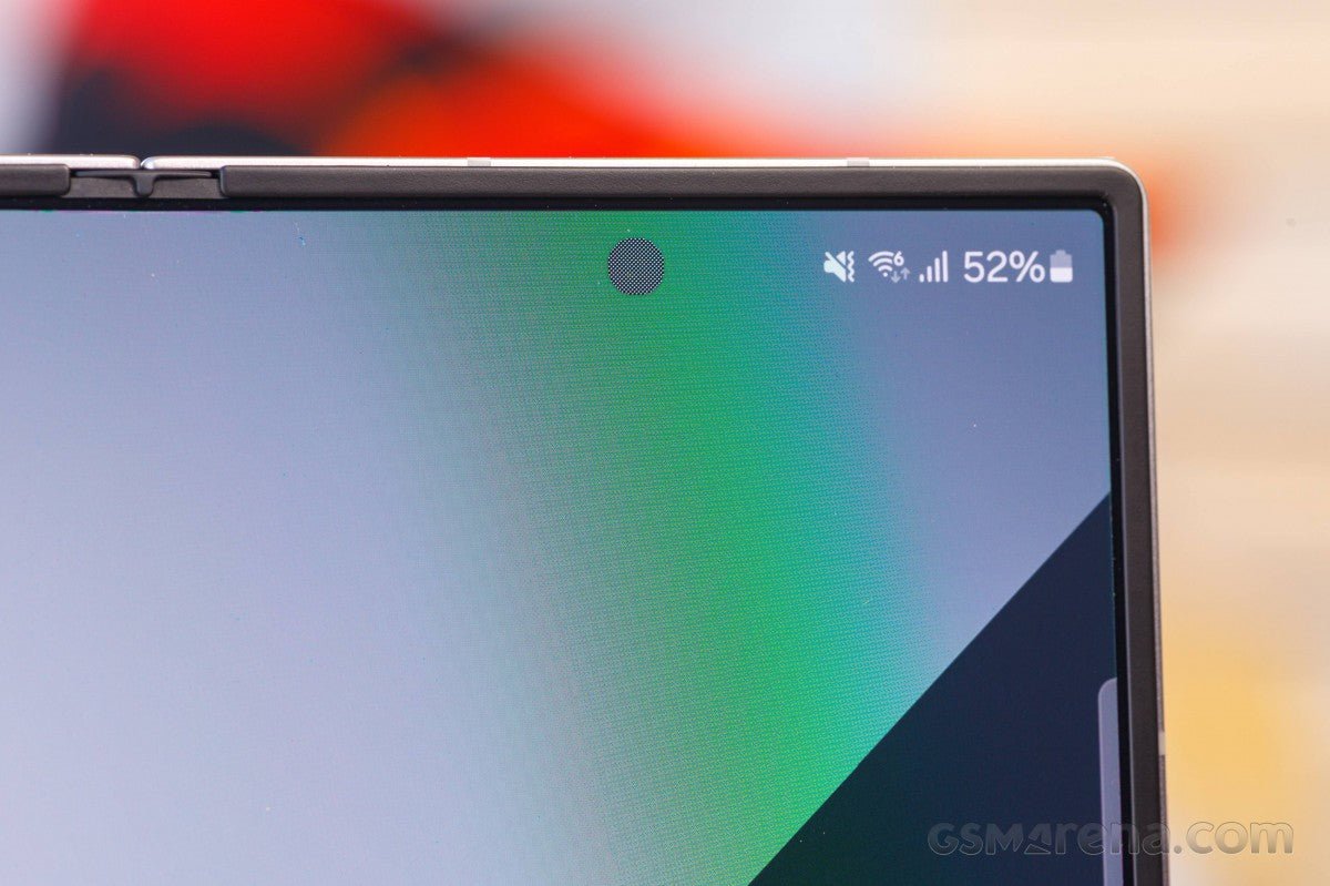 iPhone Fold şimdi ekran altı kamera ile test ediliyor