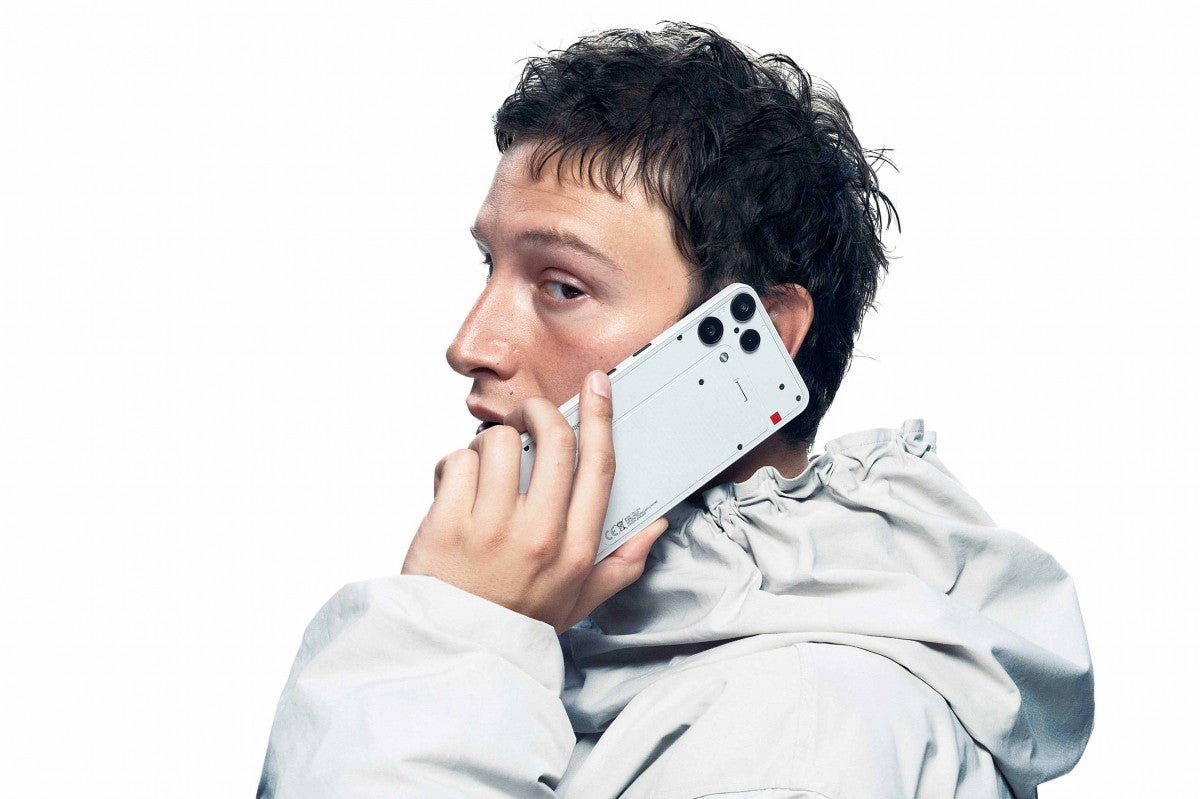 Nothing Phone (3a) Lite, markanın ilk giriş seviyesi telefonu olarak piyasaya sürülüyor.