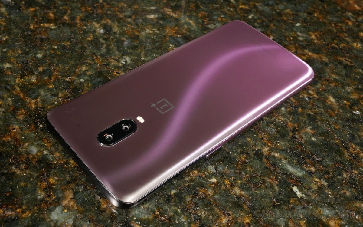 OnePlus Ace 6T renk seçeneği, iddiaya göre OnePlus 6T'den esinlenecek.