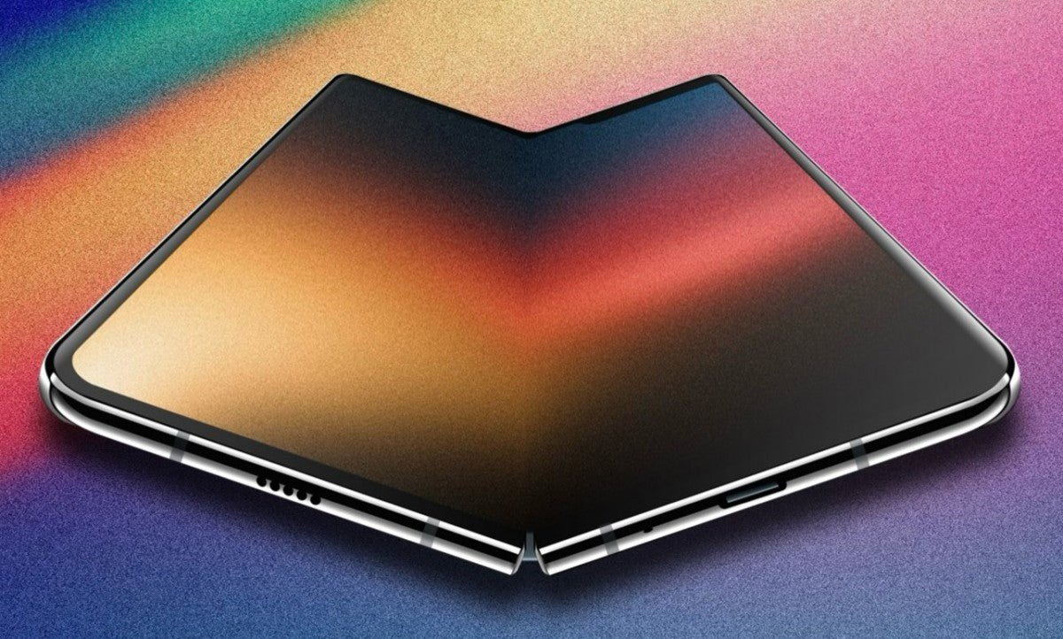 Rapor, Samsung'un ABD müşterisi için katlanabilir OLED paneller üretmeye başlayacağını söylüyor.