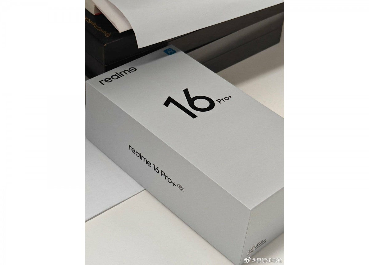 Realme 16 Pro+ kutusu sızıntısı, periskop telefoto kamerası dedikodusu tekrar gündemde