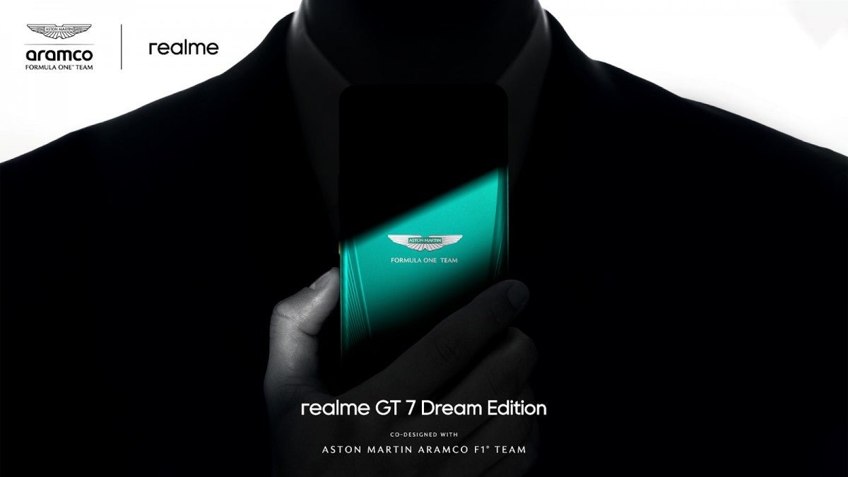 Realme, Aston Martin Aramco F1 takımı ile birlikte tasarlanan GT 7 Dream Edition'ı işaret ediyor.