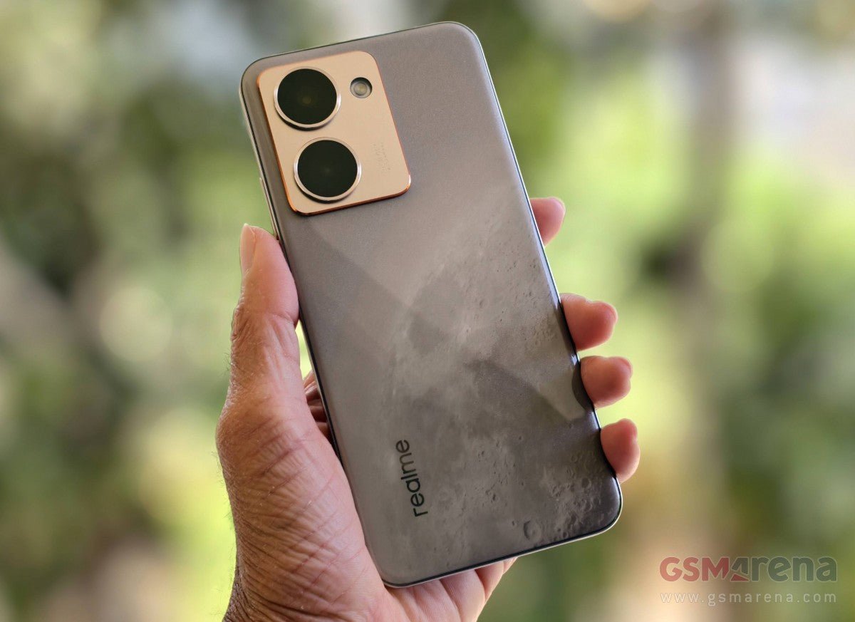Realme P3 ve P3 Ultra, çevrimiçi perakende kanallarına odaklanarak küresel olarak piyasaya sürüldü.