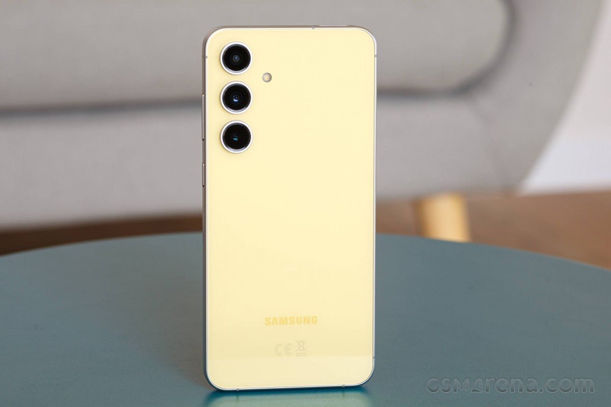 Samsung Galaxy S24 FE, One UI 8 kararlı güncellemesini alıyor