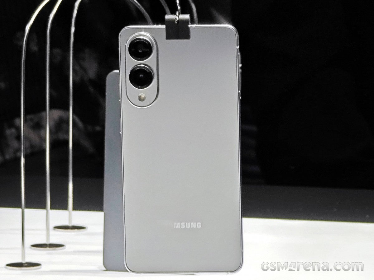 Samsung Galaxy S25 Edge'in yeni lansman tarihi sızdırıldı
