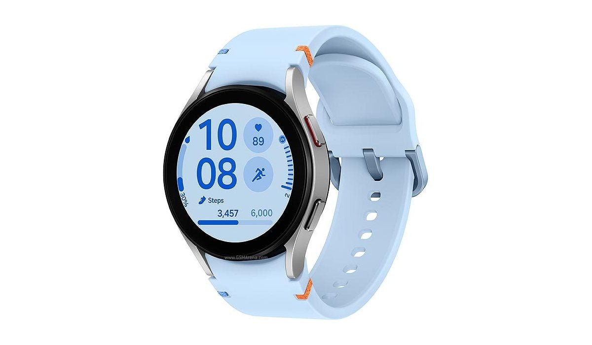 Samsung Galaxy Watch FE, One UI 8 Watch güncellemesi ile Wear OS 6'yı alıyor.