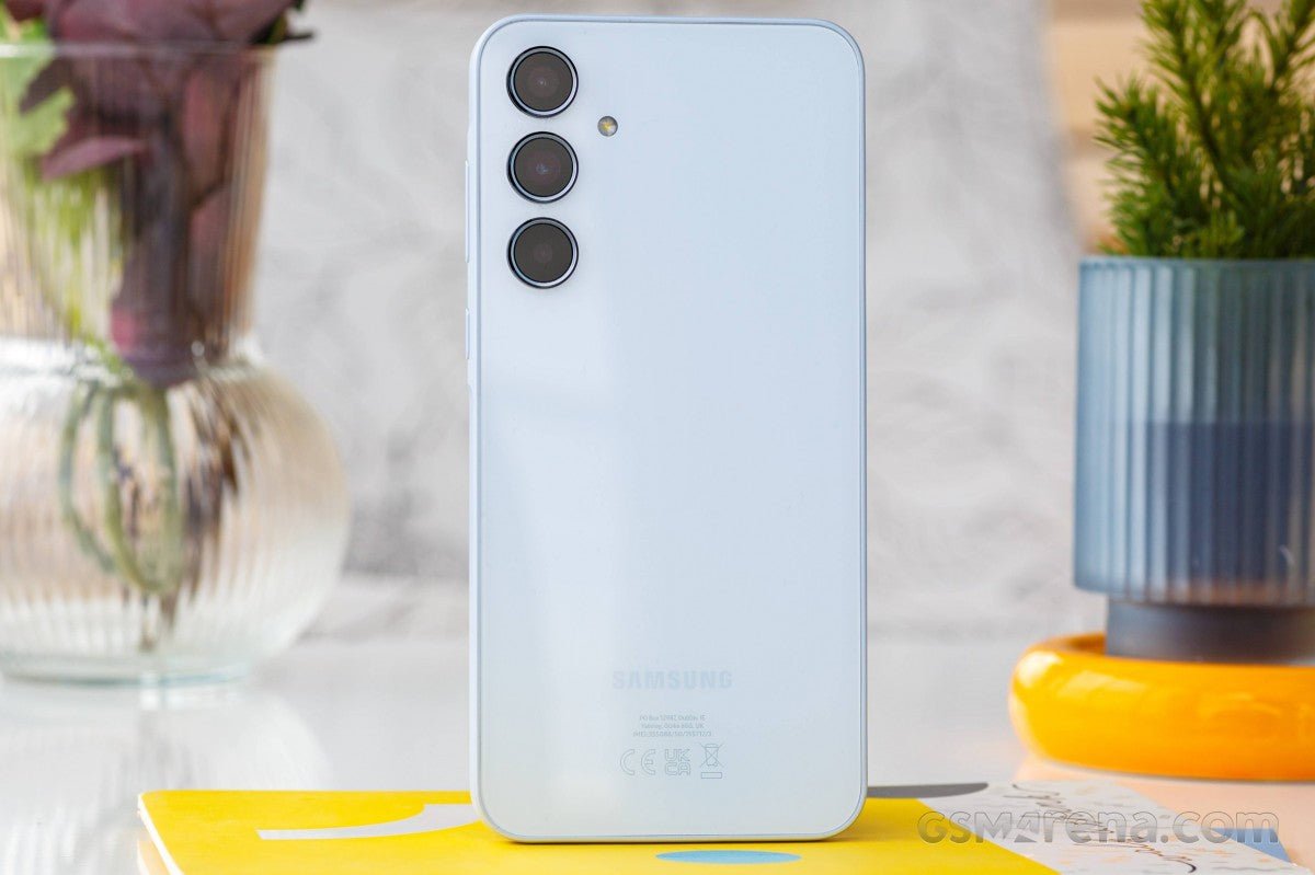 Samsung Galaxy Wide 8 ve Galaxy A35 için One UI 8 kararlı güncellemesi şimdi dağıtılmaya başlandı