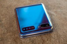 Samsung Galaxy Z Flip7'nin kenardan kenara kapak ekranı, One UI 8 sızıntısında doğrulandı