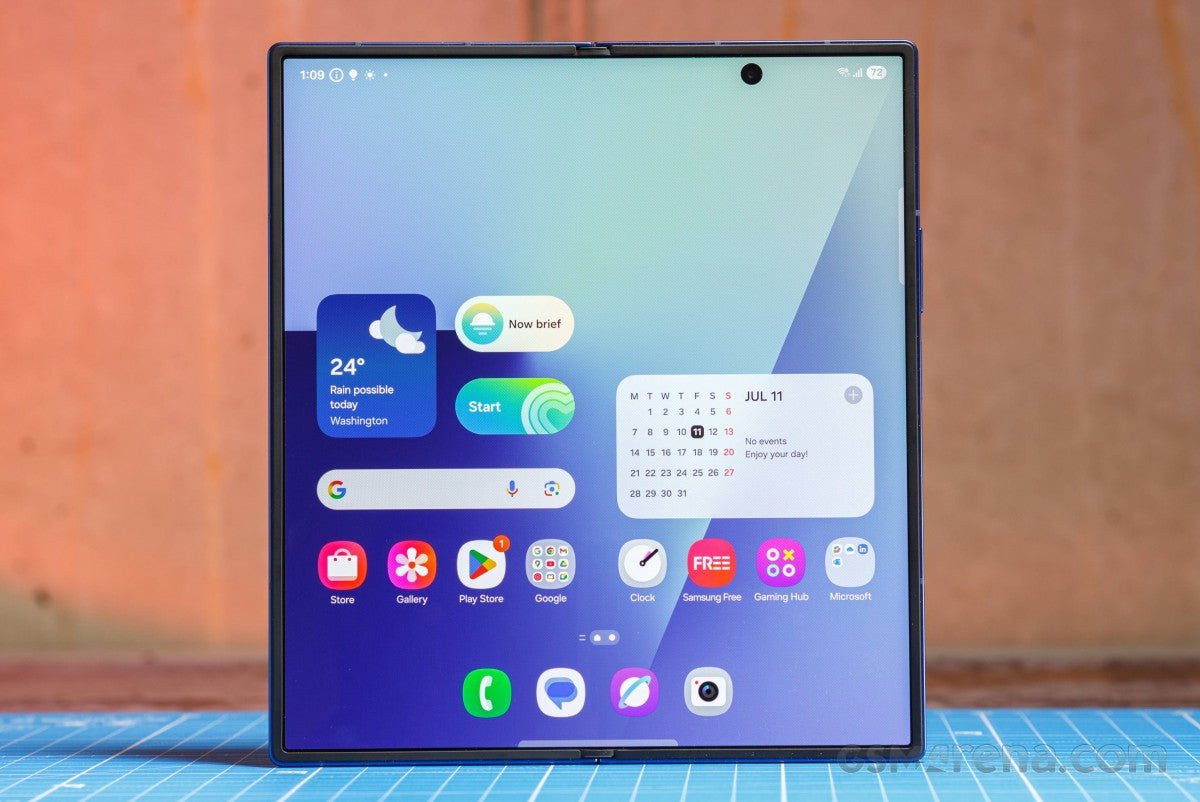 Samsung Galaxy Z Fold8'in daha küçük bir ekran kıvrımına sahip olması bekleniyor.