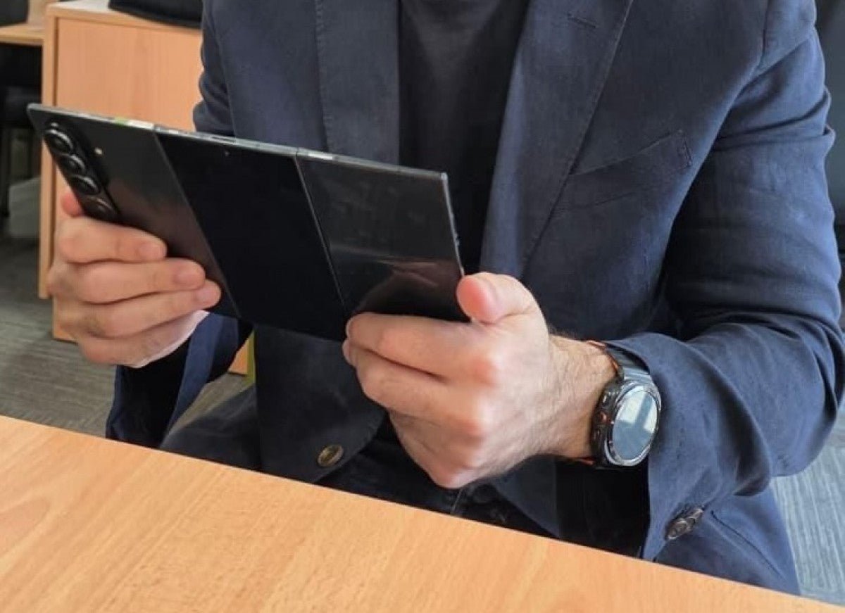 Samsung Galaxy Z TriFold prototipi dörtlü arka kameralarla ortaya çıktı