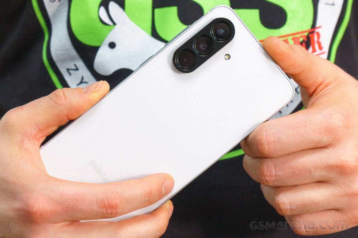 Samsung'un Hindistan'da Galaxy A serisi fiyatlarını artırması bekleniyor
