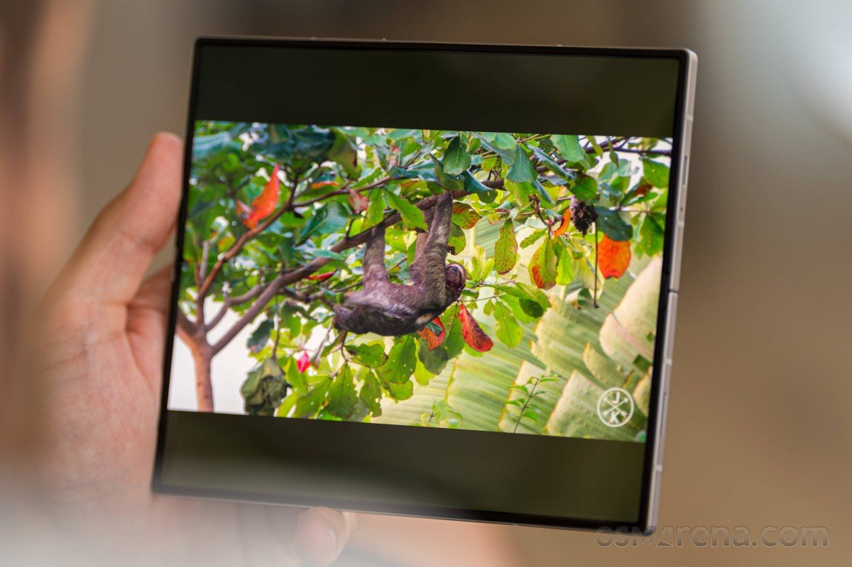 Samsung'un katlanabilir iPhone ekranı, Galaxy Z Fold6'nın sahip olmadığı bir özelliğe sahip olacak. 

Translation: Samsung'un katlanabilir iPhone ekranı, Galaxy Z Fold6'nın sahip olmadığı bir özelliğe sahip olacak.