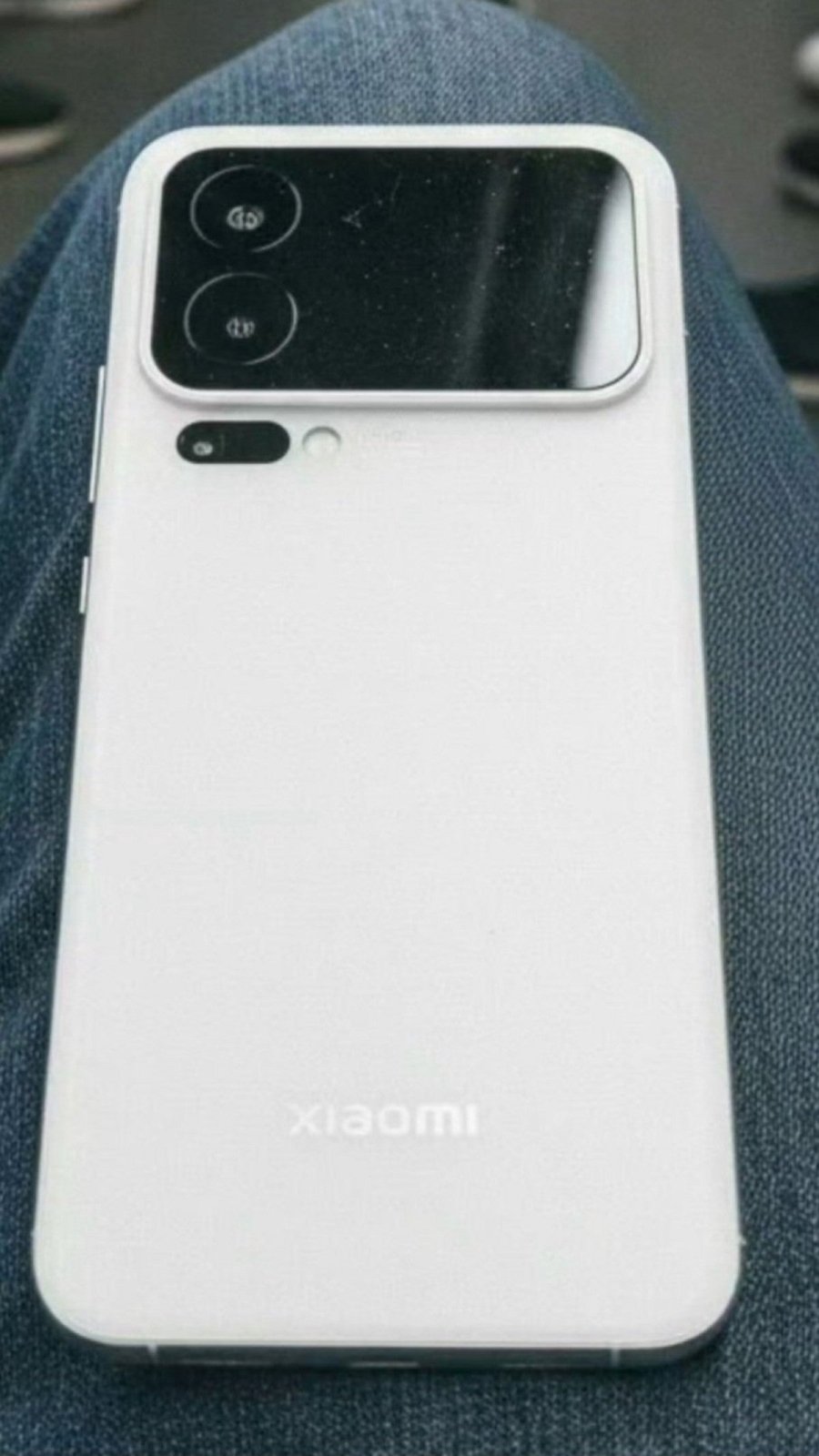 Xiaomi 16 serisi sızıntısı, ikincil ekranı geri getirdiğini ortaya koyuyor