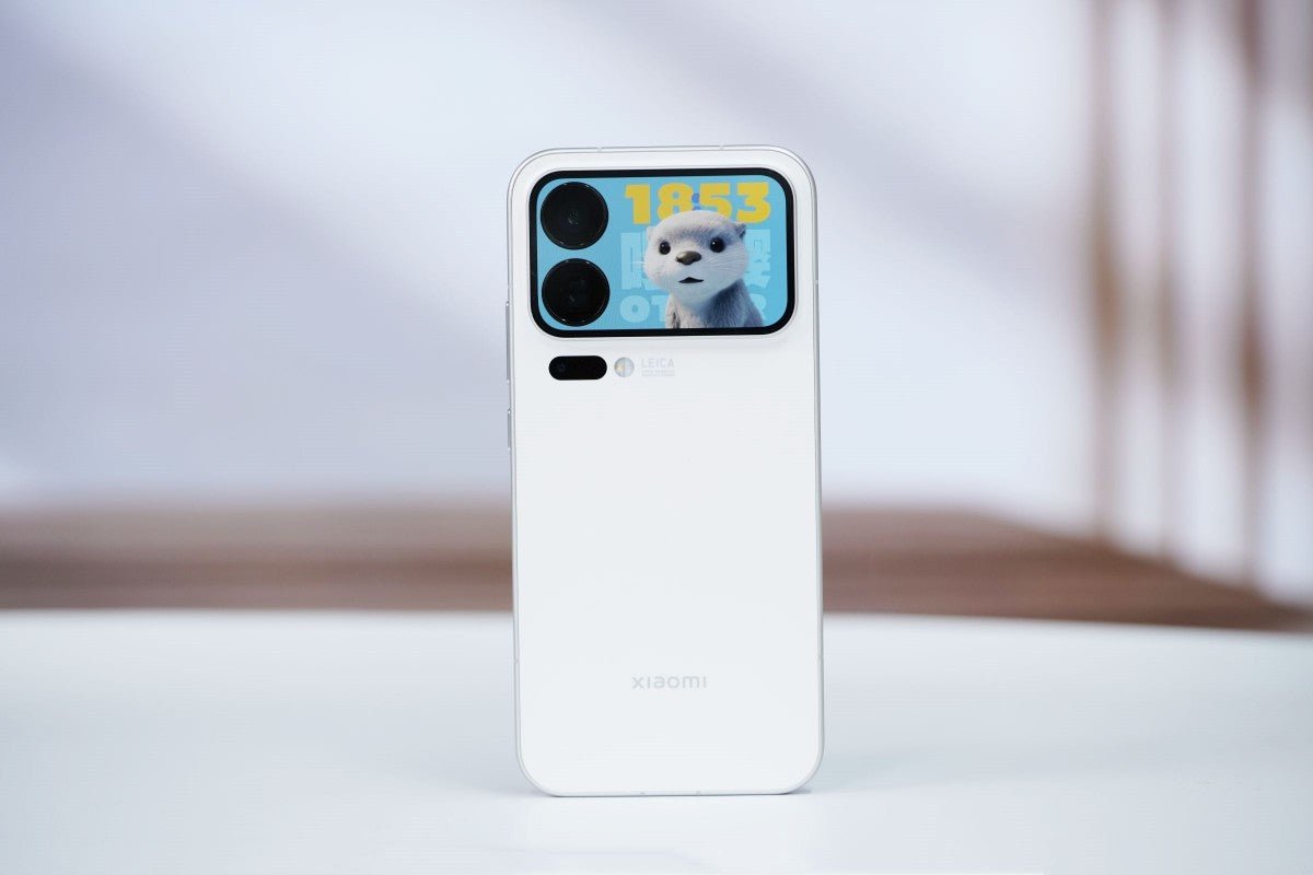 Xiaomi 17 Pro ve Pro Max'in arka ekranı sadece bir heves değil, kalıcı olarak burada.